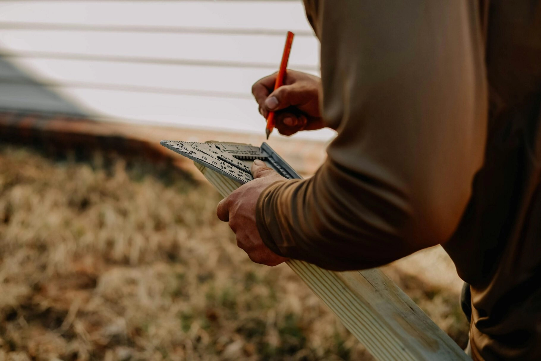 How Long Does Siding Last? 7 Signs It Is Time to Replace Your Siding